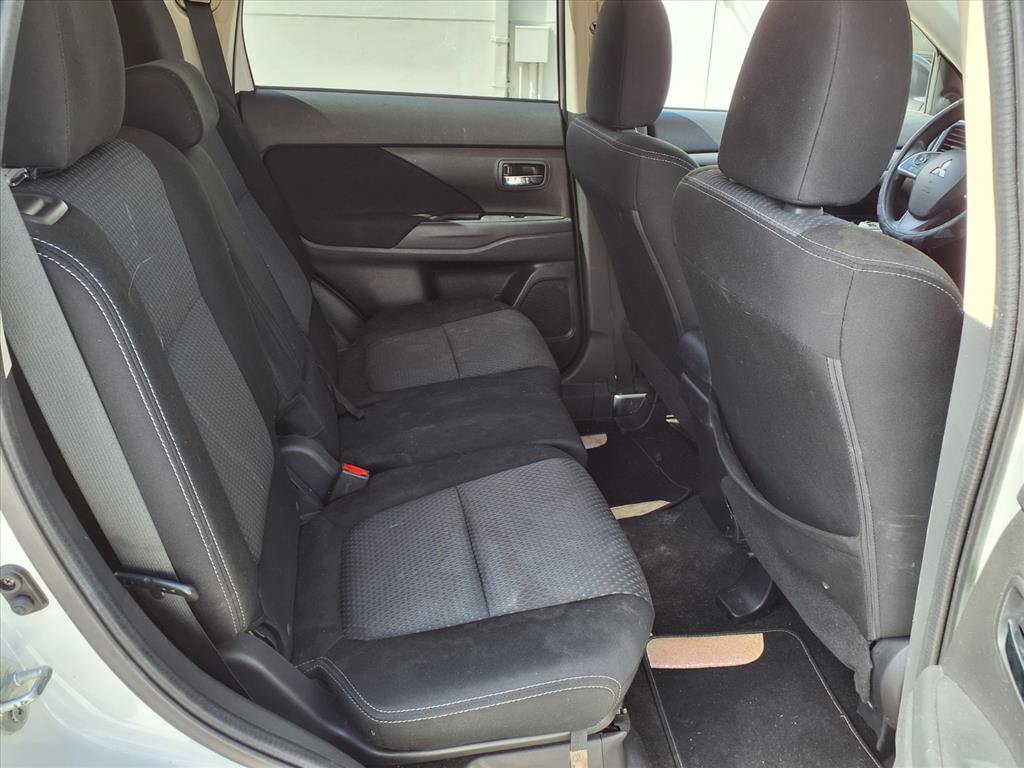 Used 2018 Mitsubishi Outlander ES FWD image 10