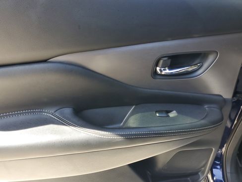 Used 2023 Nissan Murano SV image 13