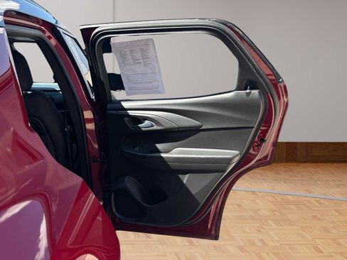 Used 2021 Chevrolet TrailBlazer RS w/ Convenience Package image 13