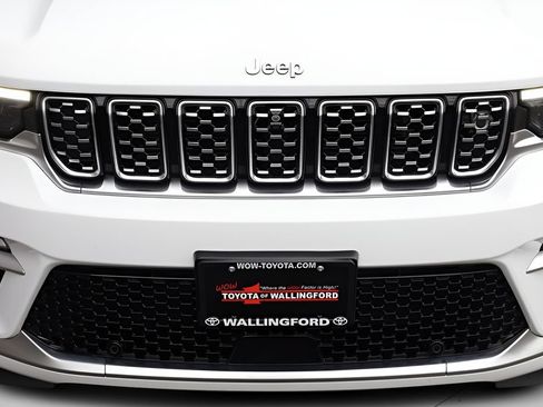 Used 2022 Jeep Grand Cherokee Summit AWD/4WD image 8