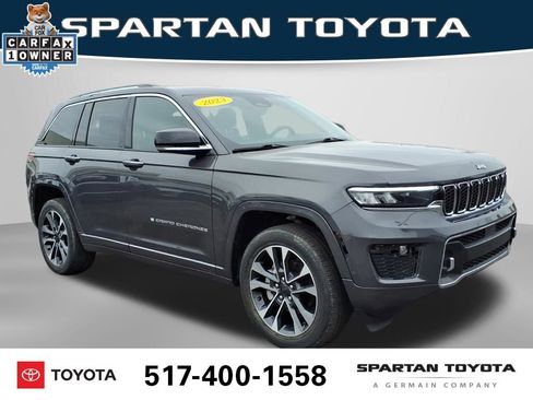 Used 2023 Jeep Grand Cherokee Overland w/ Trailer Tow Prep Group (B) RWD image 5