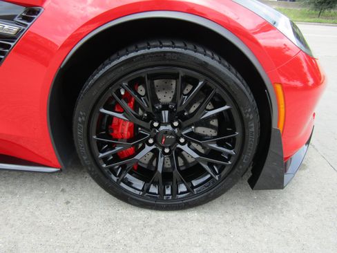 Used 2016 Chevrolet Corvette Z06 w/ 3LZ Preferred Equipment Group RWD image 20