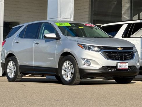 Used 2019 Chevrolet Equinox LT image 2