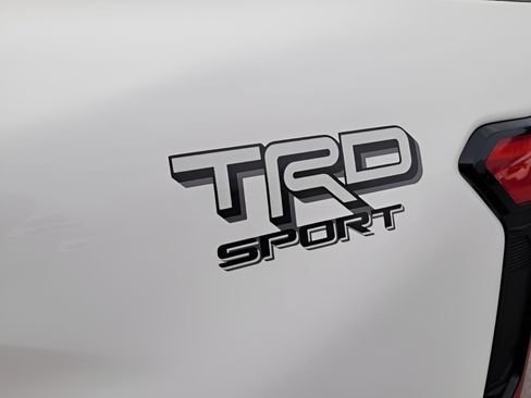 Used 2024 Toyota Tacoma TRD Sport image 10