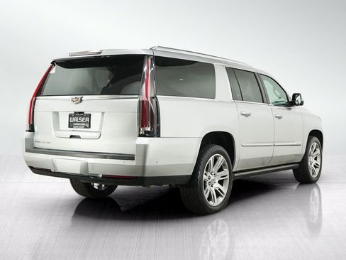 Used 2020 Cadillac Escalade ESV Premium Luxury AWD/4WD image 5