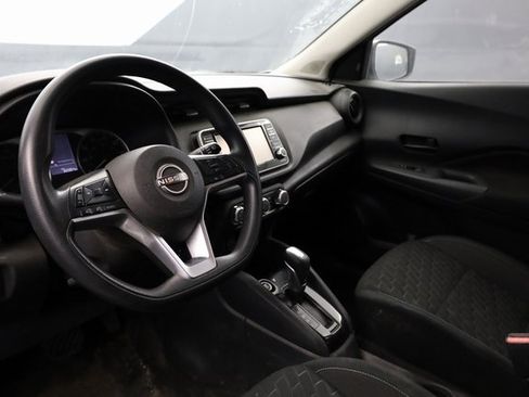 Used 2022 Nissan Kicks S image 9