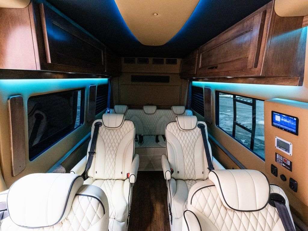 Used 2025 Mercedes-Benz Sprinter 2500 image 29