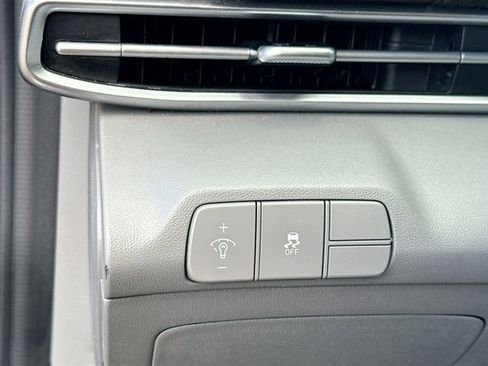 Certified 2025 Hyundai Elantra Sport image 10