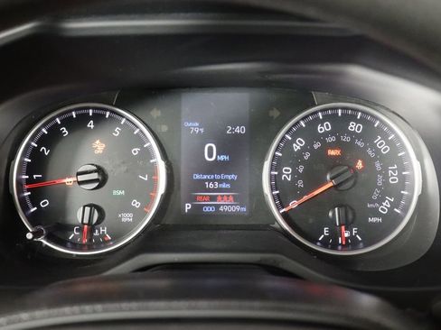 Used 2021 Toyota RAV4 XLE w/ Convenience Package FWD image 11