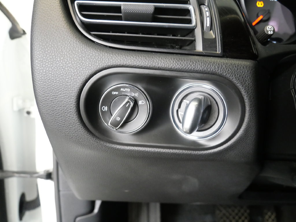 Used 2021 Porsche Macan AWD/4WD image 14