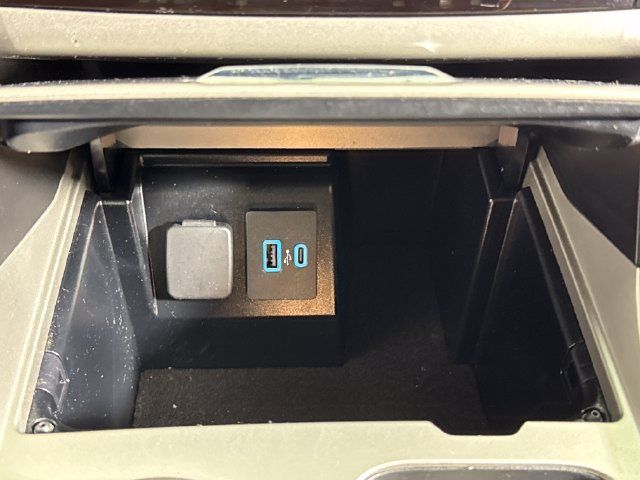 Used 2021 Ford Explorer XLT AWD/4WD image 66