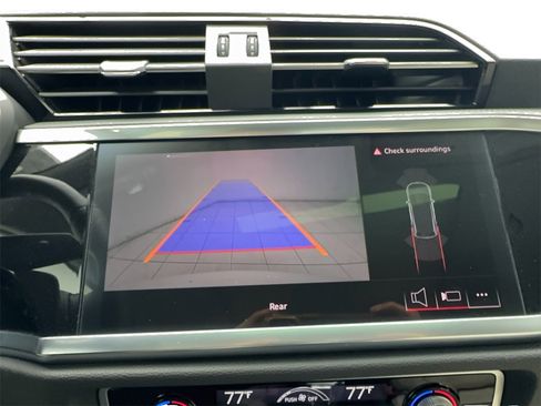 Used 2025 Audi Q3 2.0T Premium image 26