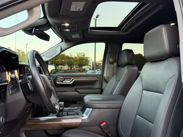 Used 2023 Chevrolet Silverado 1500 LT Trail Boss w/ LT Trail Boss Premium Package AWD/4WD image 16