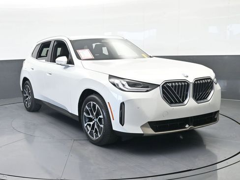 Used 2025 BMW X3 xDrive30i w/ M Sport Package image 9