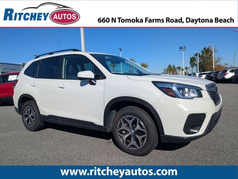 Used 2020 Subaru Forester Premium image 1
