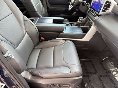 Used 2022 Toyota Tundra Platinum w/ Advanced Package AWD/4WD image 30