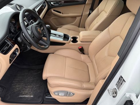 Used 2023 Porsche Macan S image 10