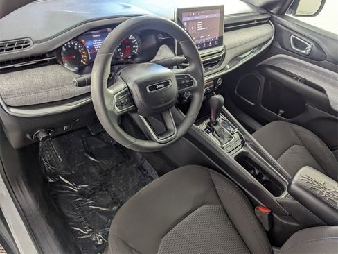 Certified 2023 Jeep Compass Sport image 11