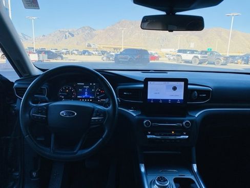 Used 2020 Ford Explorer XLT w/ Equipment Group 202A image 7