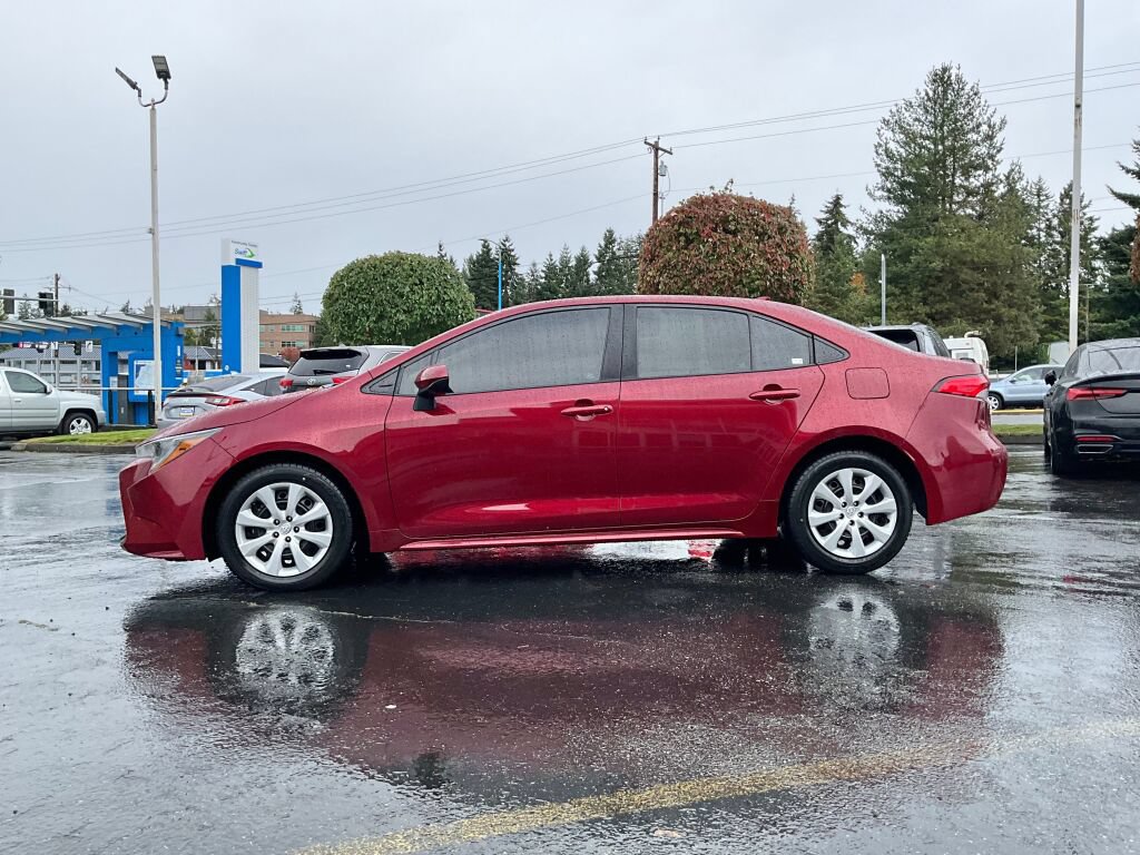 Used 2023 Toyota Corolla LE FWD image 4