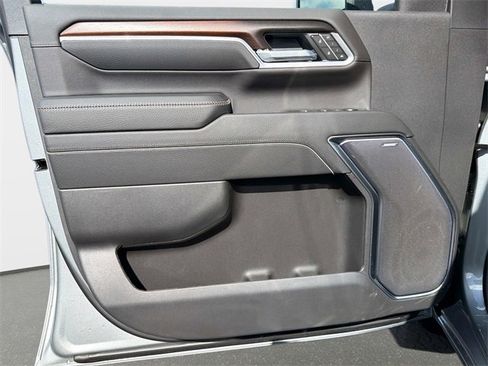 New 2026 GMC Sierra 2500 Denali w/ Denali Reserve Package image 17