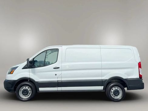 Used 2016 Ford Transit 250 130 Low Roof RWD image 5