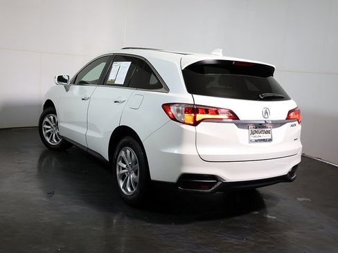 Used 2018 Acura RDX AWD image 2