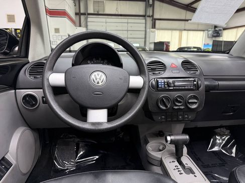 Used 2005 Volkswagen Beetle GLS FWD image 19