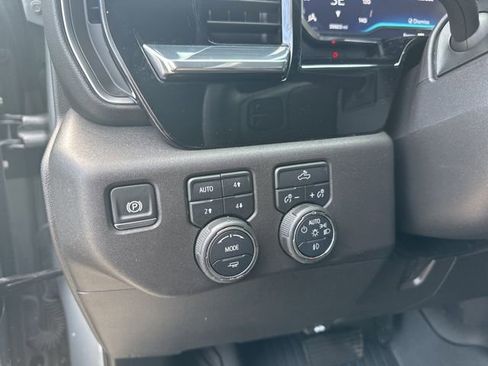 Used 2024 Chevrolet Silverado 1500 LT Trail Boss image 17