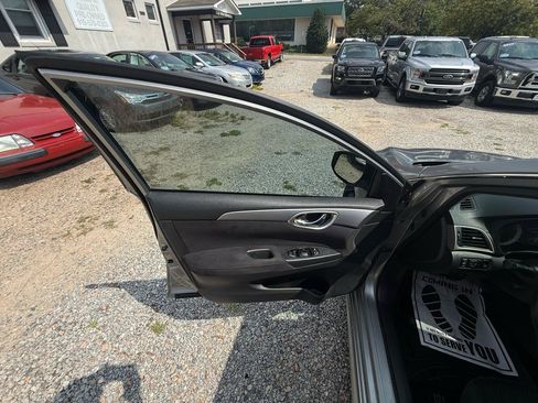 Used 2014 Nissan Sentra SR w/ SR Driver Package FWD image 14