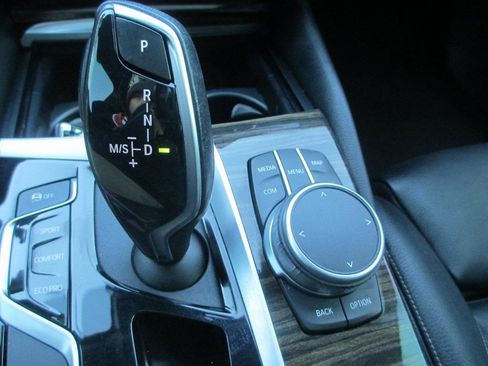 Used 2020 BMW 530i w/ Convenience Package image 23