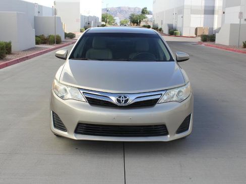 Used 2014 Toyota Camry LE FWD image 2