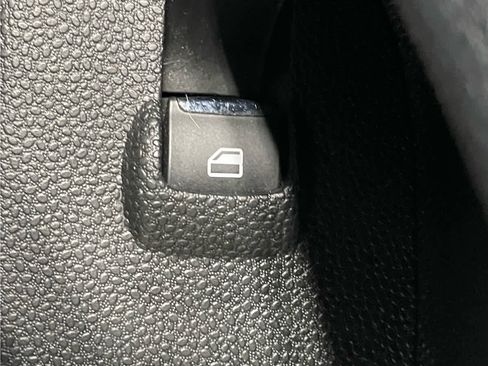 Used 2020 Ford EcoSport SE w/ SE Convenience Package image 29