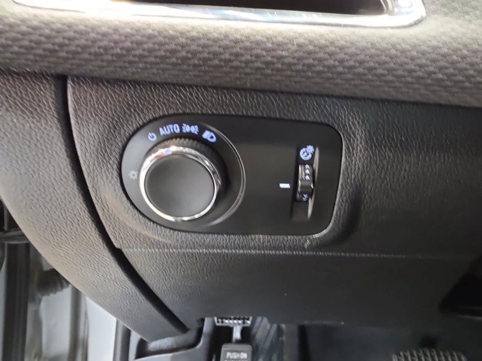 Used 2019 Chevrolet Cruze LS w/ LS Convenience Package FWD image 21