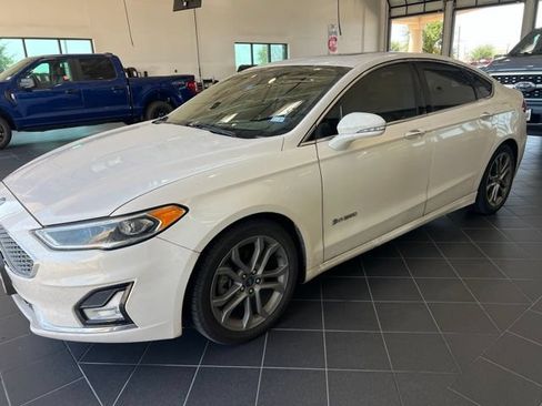 Used 2019 Ford Fusion Titanium FWD image 2