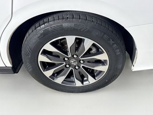Certified 2024 Honda Odyssey EX-L image 39