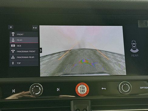 Certified 2025 Porsche Macan image 19