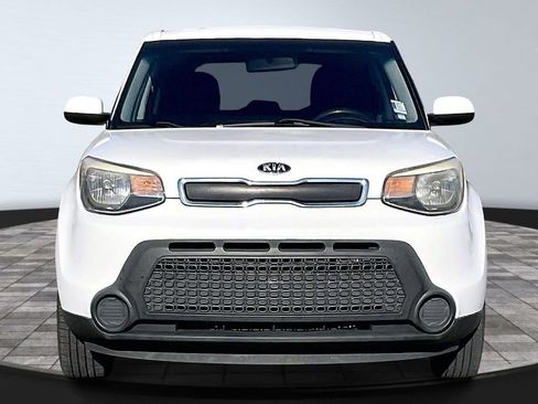 Used 2016 Kia Soul Base image 3