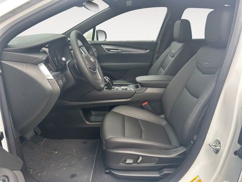 New 2026 Cadillac XT5 Luxury image 15