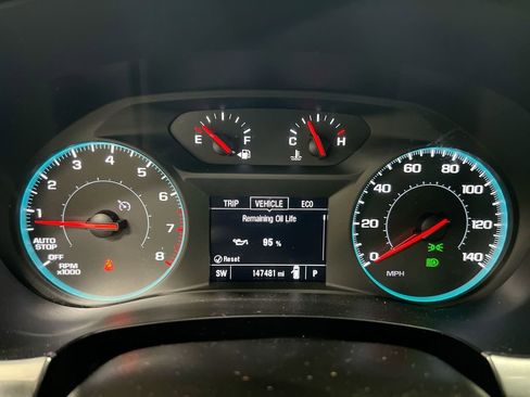Used 2023 Chevrolet Traverse LS FWD image 12
