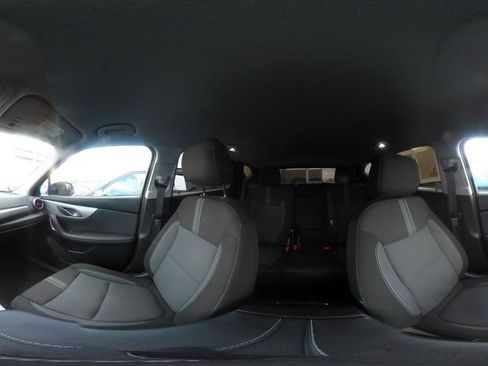 Used 2025 Chevrolet Blazer LT image 41