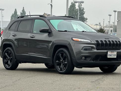 Used 2017 Jeep Cherokee High Altitude image 5