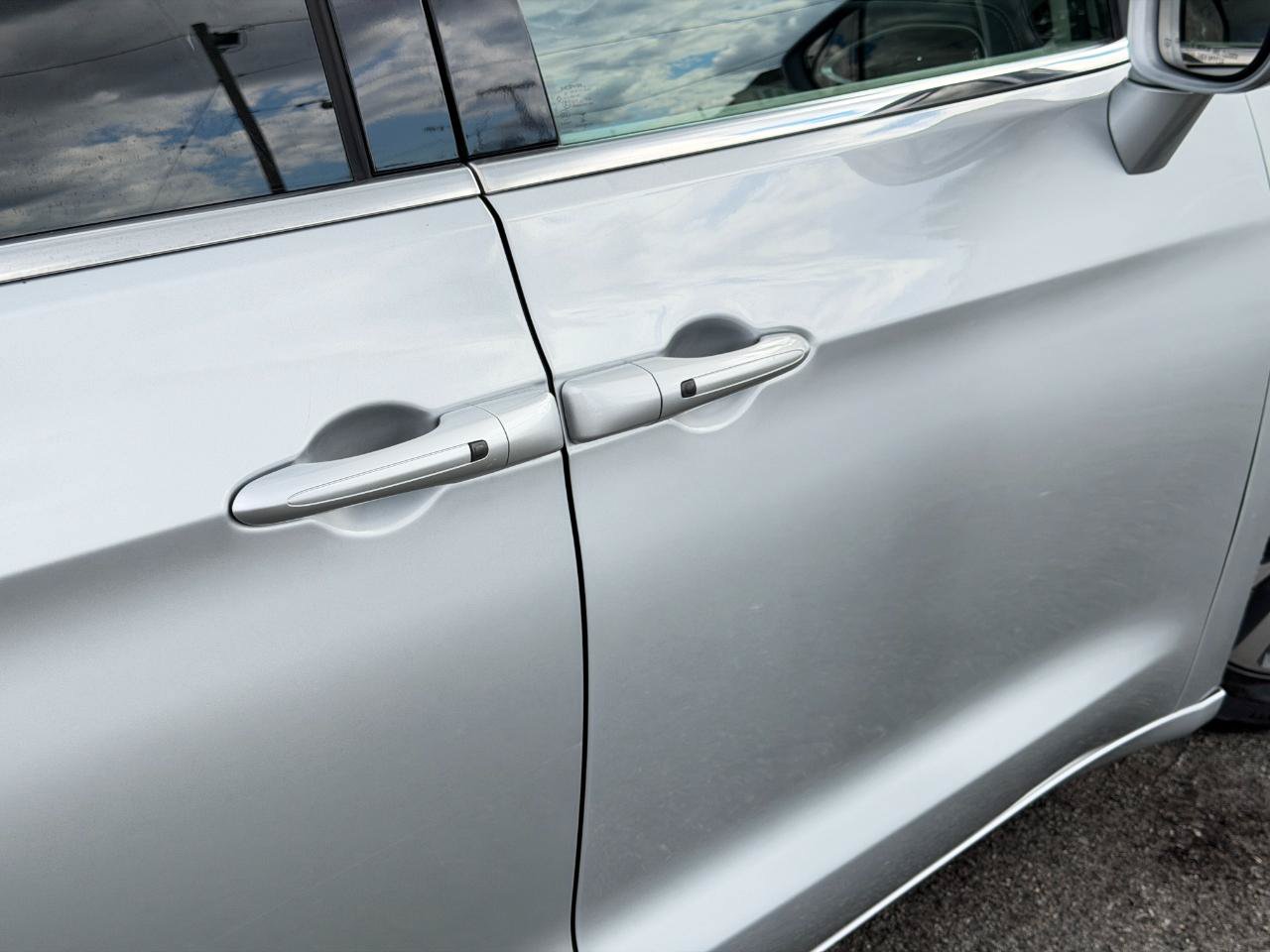 Used 2022 Chrysler Pacifica Touring-L FWD image 91
