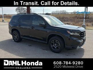 Certified 2025 Honda Pilot TrailSport video 1