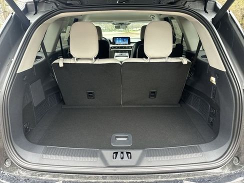 New 2026 Lincoln Aviator AWD image 25