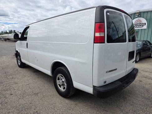 Used 2006 Chevrolet Express 1500 RWD image 12