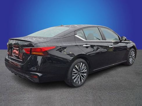 Used 2024 Nissan Altima 2.5 SV FWD image 4
