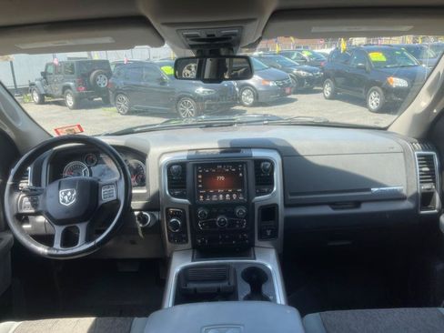 Used 2017 RAM 1500 SLT AWD/4WD image 17