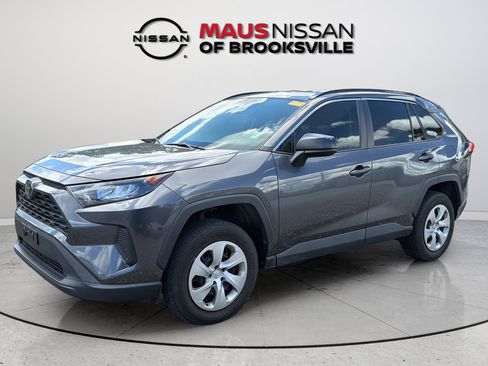 Used 2021 Toyota RAV4 LE AWD/4WD image 5