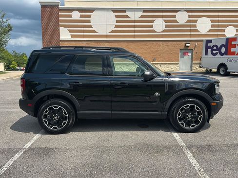 Certified 2025 Ford Bronco Sport Outer Banks w/ Outer Banks Tech Package+ AWD/4WD image 6